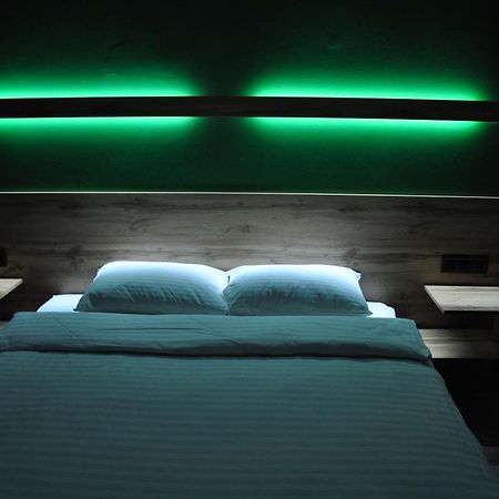 Full House Capsule Hostel Rivne Exteriér fotografie A room at the hotel