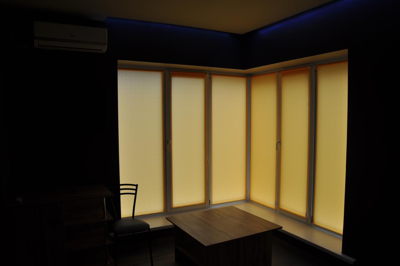 Full House Capsule Hostel Rivne Exteriér fotografie A traditional Japanese room with a shoji